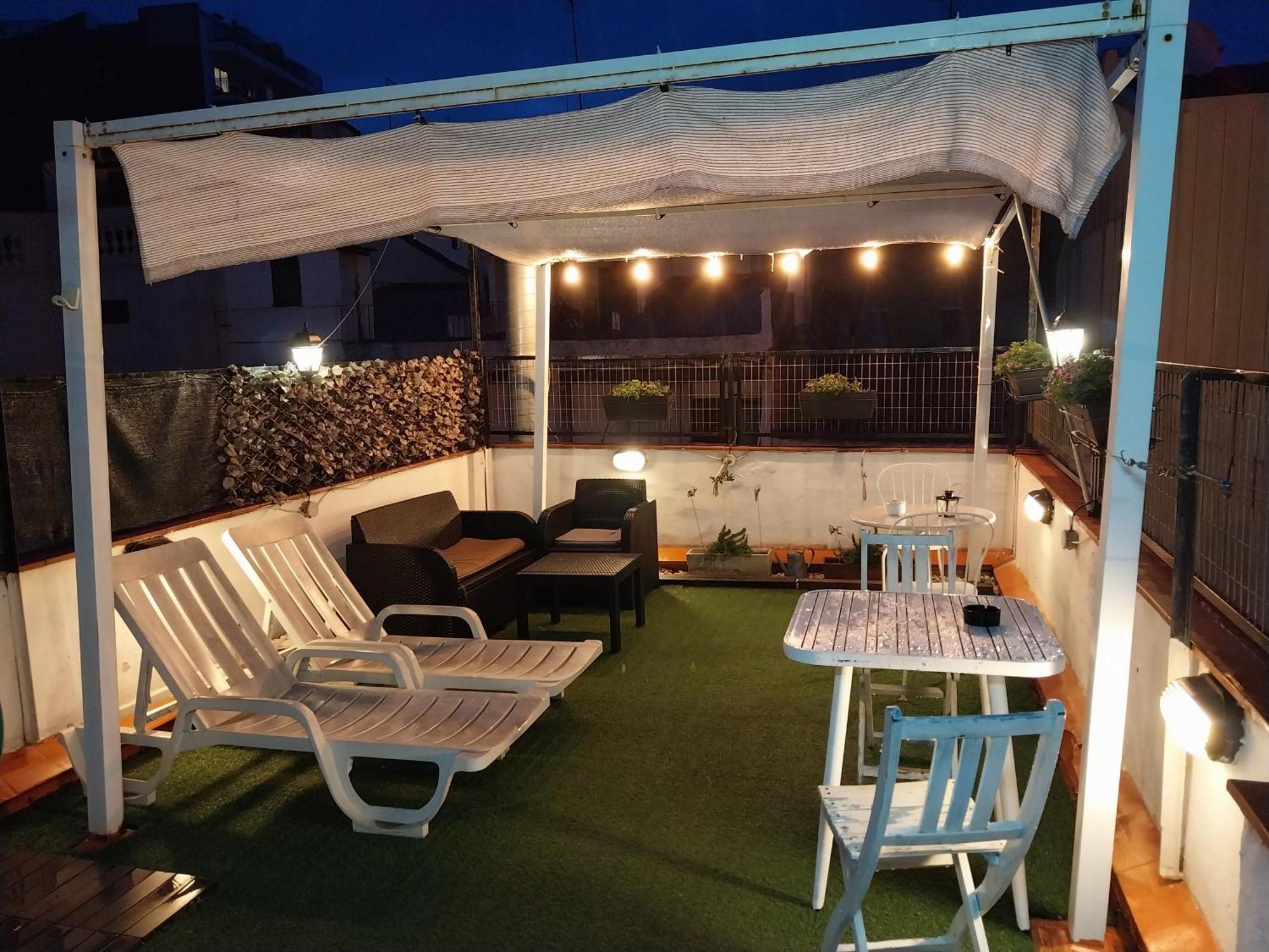 Hostal La Lluna Ареньс-де-Мар Экстерьер фото