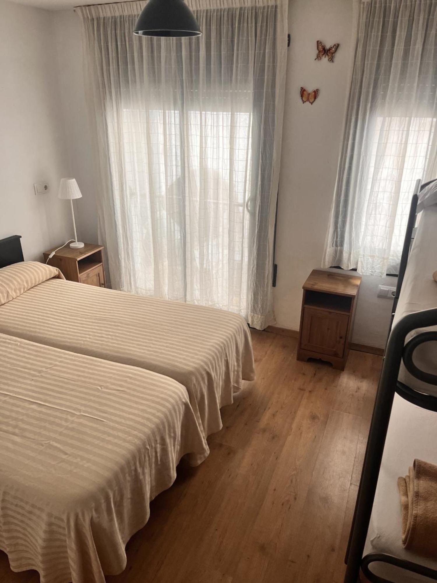 Hostal La Lluna Ареньс-де-Мар Экстерьер фото