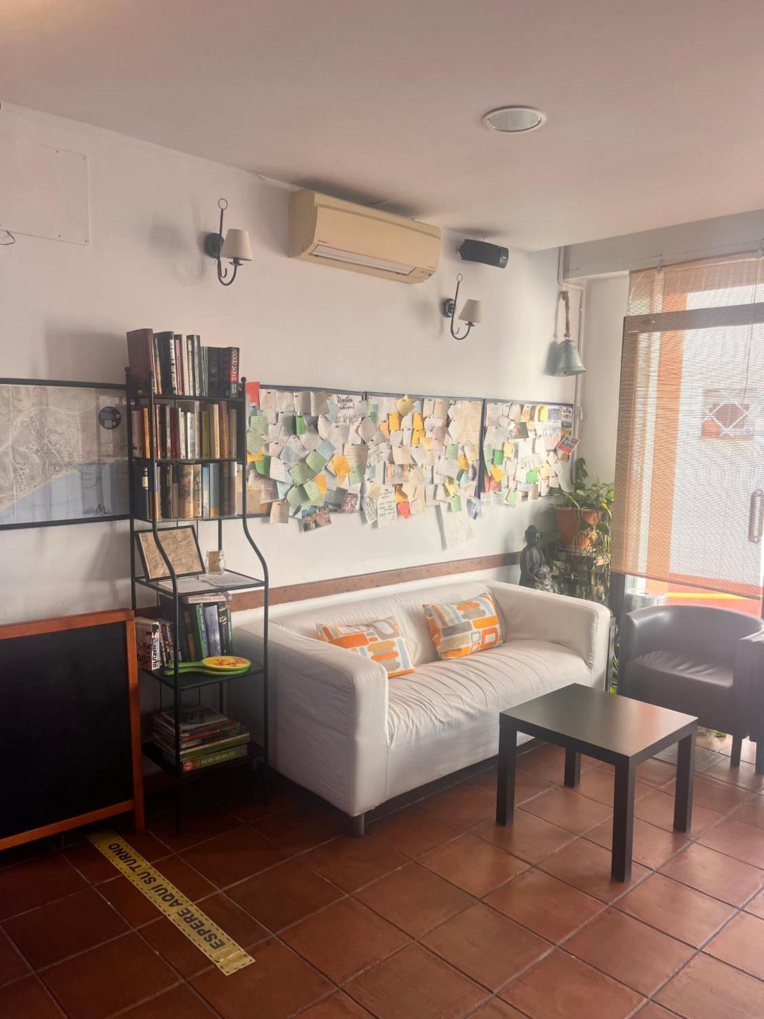 Hostal La Lluna Ареньс-де-Мар Экстерьер фото