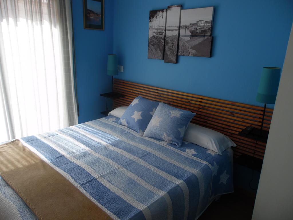 Hostal La Lluna Ареньс-де-Мар Экстерьер фото