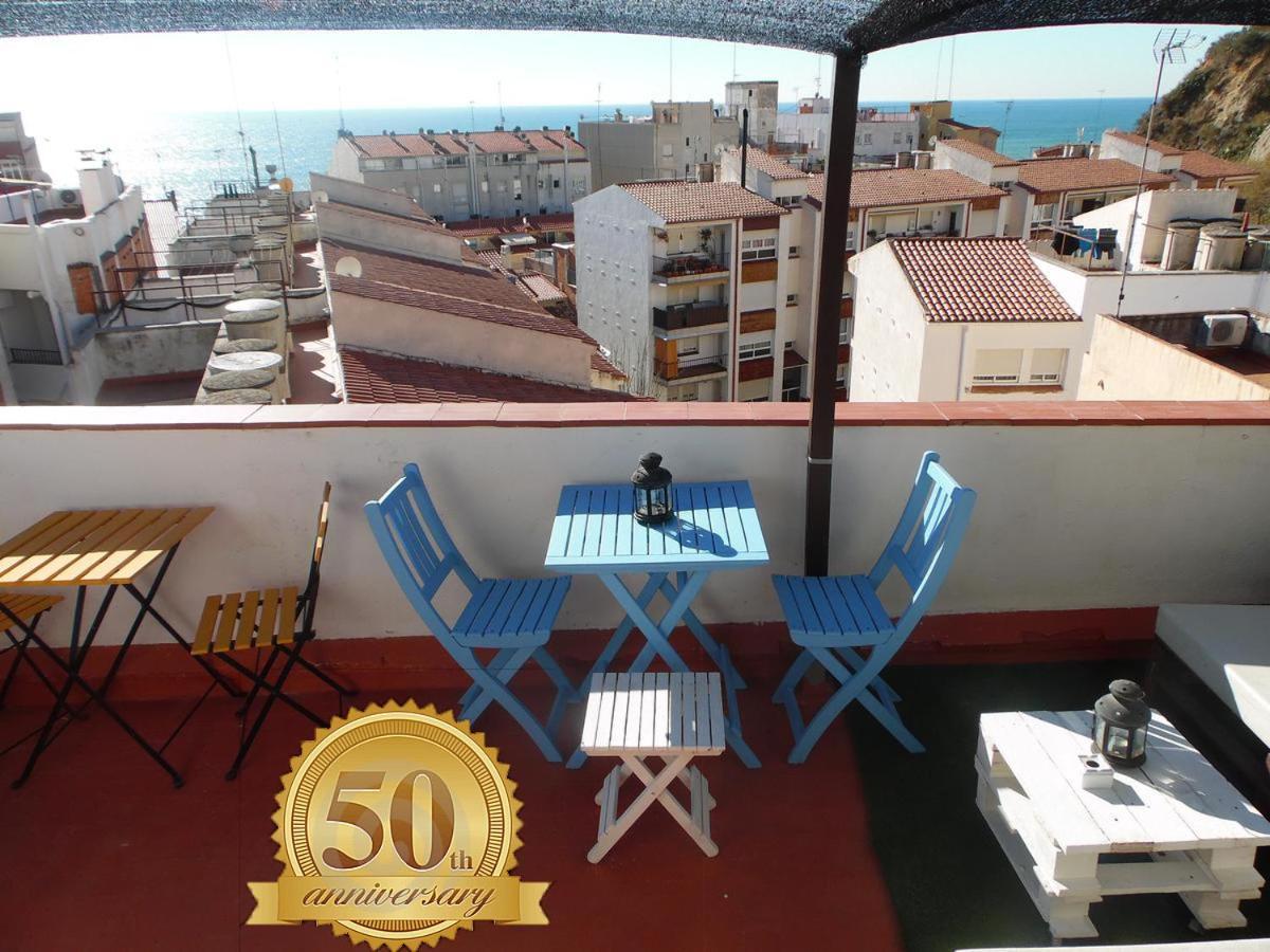 Hostal La Lluna Ареньс-де-Мар Экстерьер фото